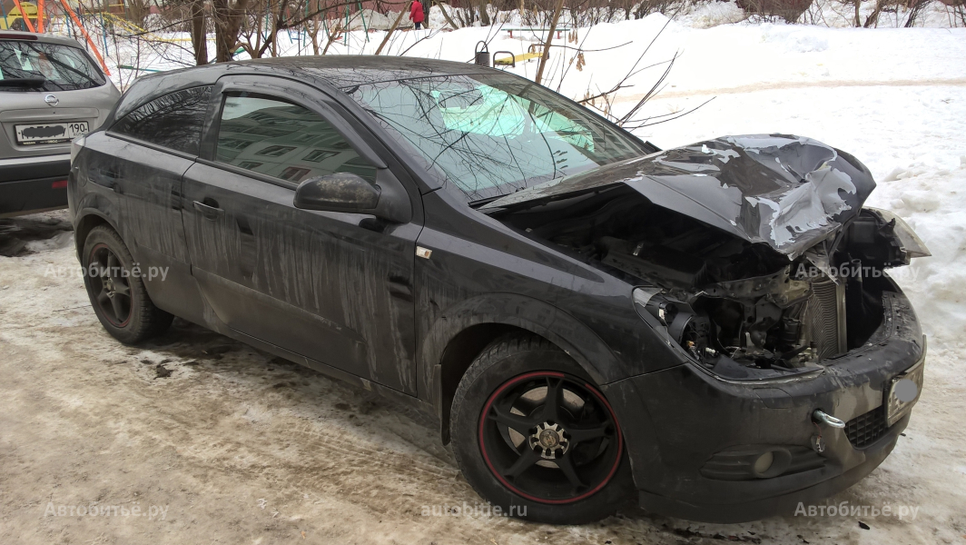 Opel Astra H gtc - после аварии.