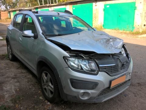 Продать битый автомобиль Renault Sandero Stepway II на Автобитьё.ру