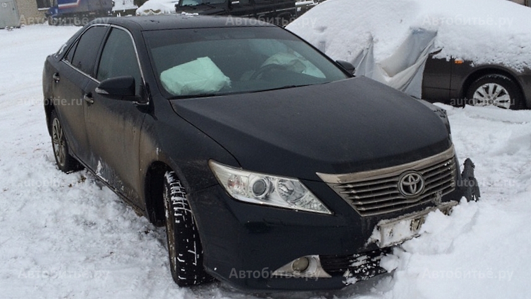 Toyota Camry VII - битая в бок.