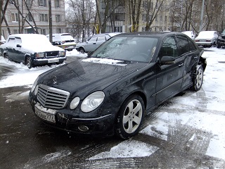 Продать битый автомобиль Мерседес-Бенц Е-211 на Автобитьё.ру