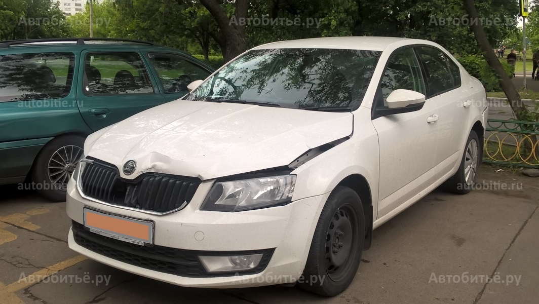 Skoda Octavia III А7 - битая спереди.